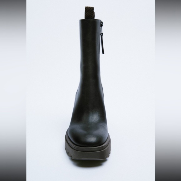 Zara rubberized heeled ankle boots 3112/910/040 - Picture 3 of 8